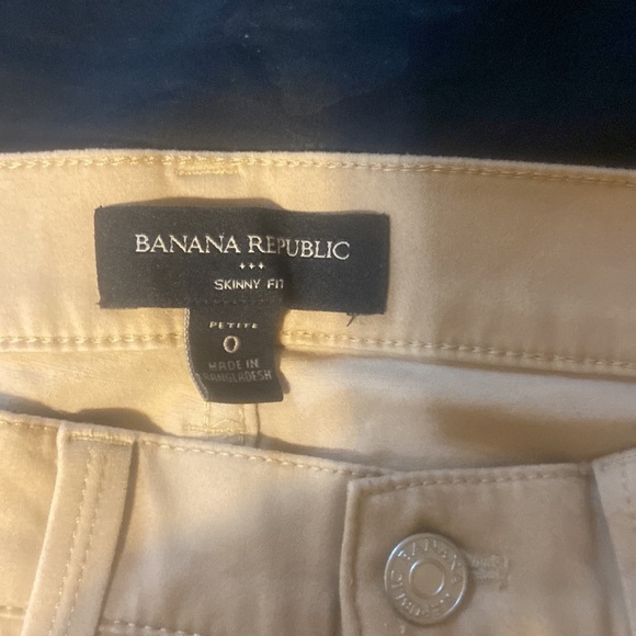 Banana Republic  Skinny-fit, petite Jeans - Picture 2 of 6
